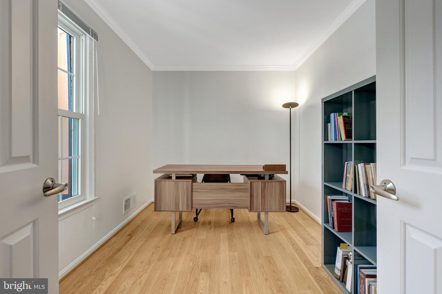 12111 HOLLY KNOLL CIR, GREAT FALLS, Virginia 22066, 4 Bedrooms Bedrooms, ,3 BathroomsBathrooms,Residential,For sale,12111 HOLLY KNOLL CIR,VAFX2287090 MLS # VAFX2287090