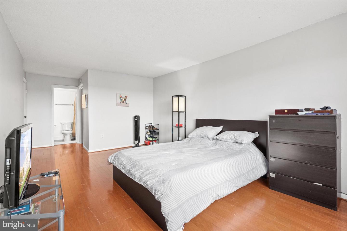 200 N PICKETT ST #1013, ALEXANDRIA, Virginia 22304, 2 Bedrooms Bedrooms, ,2 BathroomsBathrooms,Residential,For sale,200 N PICKETT ST #1013,VAAX2053446 MLS # VAAX2053446