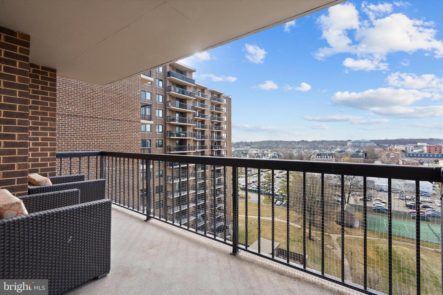 200 N PICKETT ST #1013, ALEXANDRIA, Virginia 22304, 2 Bedrooms Bedrooms, ,2 BathroomsBathrooms,Residential,For sale,200 N PICKETT ST #1013,VAAX2053446 MLS # VAAX2053446