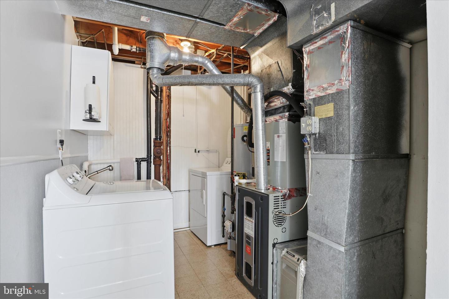 3519 WOODBURN RD, ANNANDALE, Virginia 22003, 4 Bedrooms Bedrooms, 7 Rooms Rooms,3 BathroomsBathrooms,Residential,For sale,3519 WOODBURN RD,VAFX2287108 MLS # VAFX2287108 3519 WOODBURN RD, ANNANDALE, Virginia 22003, 4 Bedrooms Bedrooms, 7 Rooms Rooms,3 BathroomsBathrooms,Residential,For sale,3519 WOODBURN RD,VAFX2287108 MLS # VAFX2287108