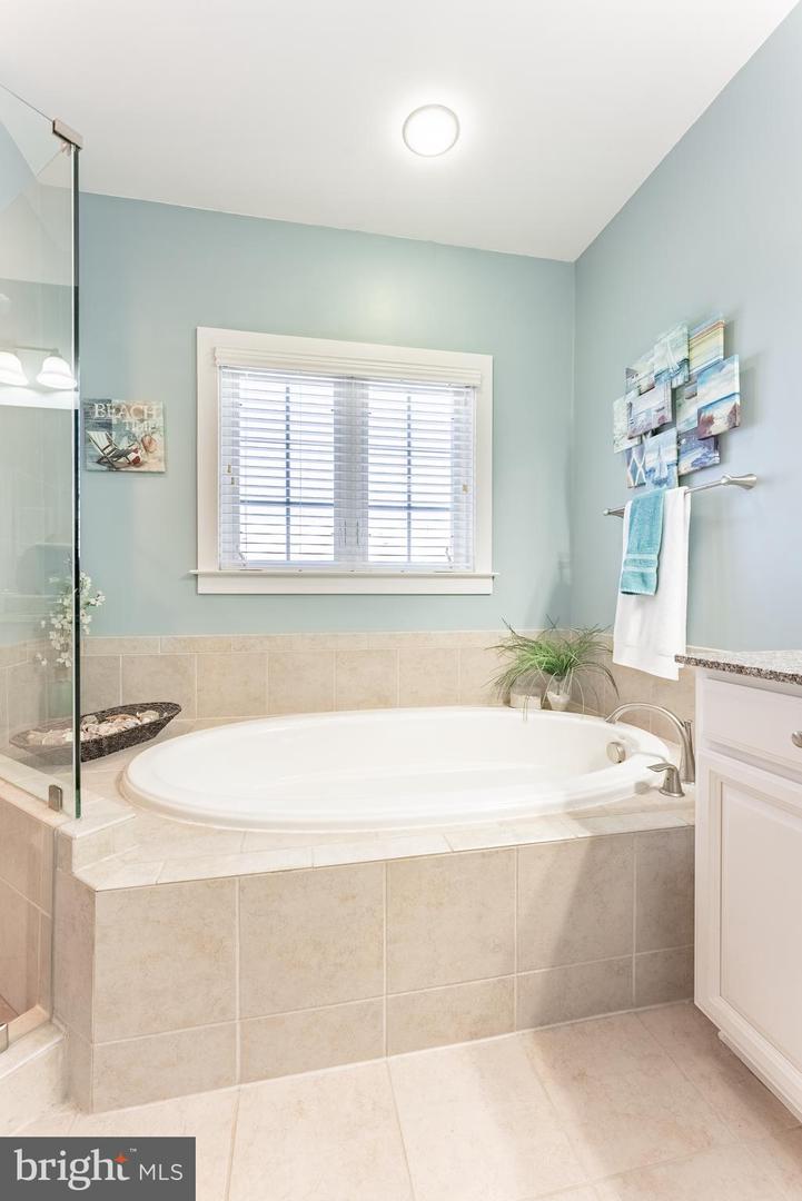 7921 CULLODEN CREST LN, GAINESVILLE, Virginia 20155, 3 Bedrooms Bedrooms, ,3 BathroomsBathrooms,Residential,For sale,7921 CULLODEN CREST LN,VAPW2111094 MLS # VAPW2111094