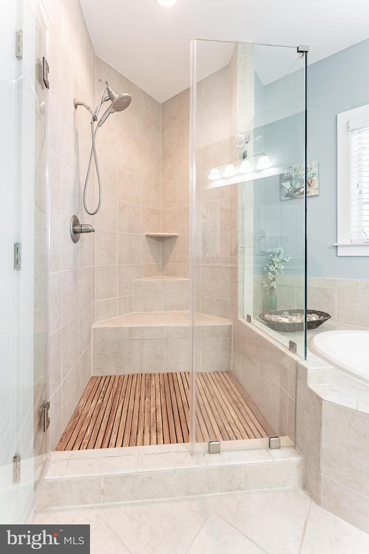 7921 CULLODEN CREST LN, GAINESVILLE, Virginia 20155, 3 Bedrooms Bedrooms, ,3 BathroomsBathrooms,Residential,For sale,7921 CULLODEN CREST LN,VAPW2111094 MLS # VAPW2111094