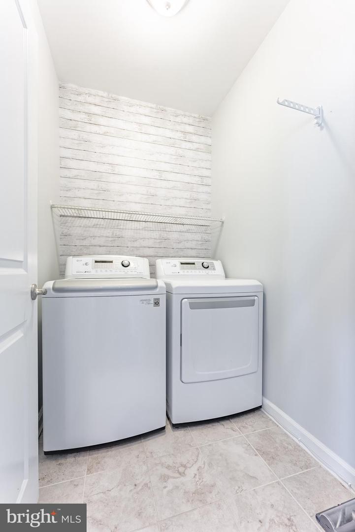 7921 CULLODEN CREST LN, GAINESVILLE, Virginia 20155, 3 Bedrooms Bedrooms, ,3 BathroomsBathrooms,Residential,For sale,7921 CULLODEN CREST LN,VAPW2111094 MLS # VAPW2111094