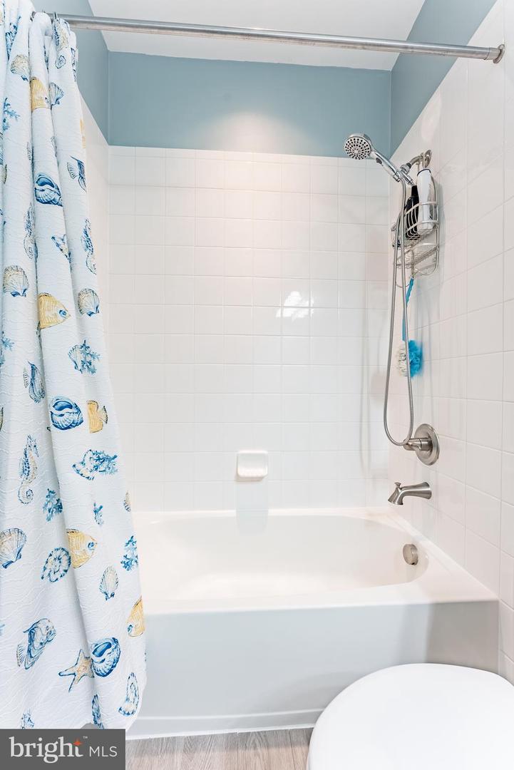 7921 CULLODEN CREST LN, GAINESVILLE, Virginia 20155, 3 Bedrooms Bedrooms, ,3 BathroomsBathrooms,Residential,For sale,7921 CULLODEN CREST LN,VAPW2111094 MLS # VAPW2111094