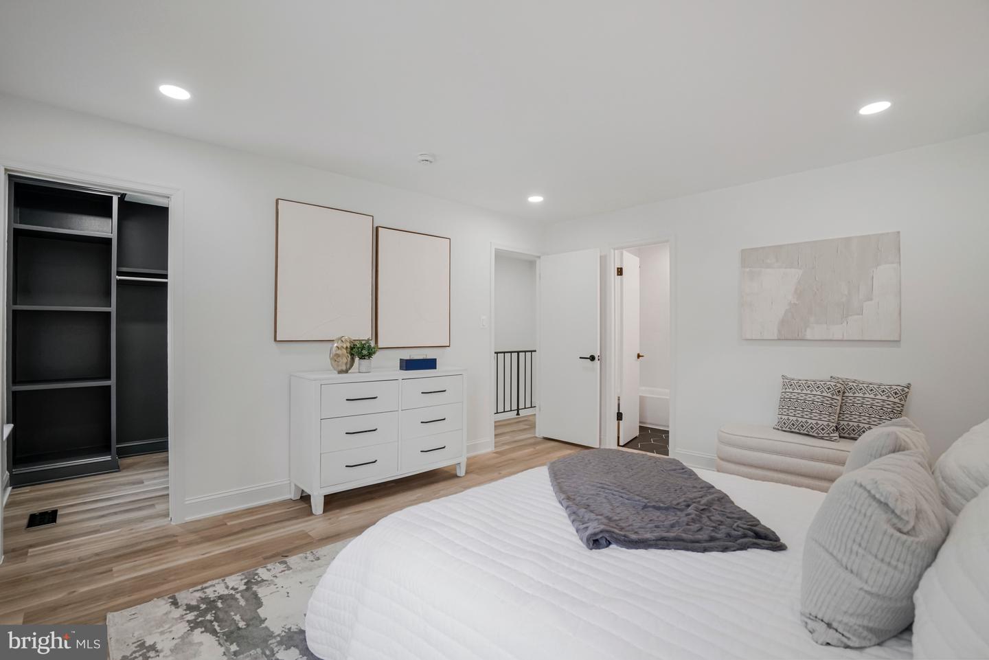 6143 GREEN HOLLOW CT, SPRINGFIELD, Virginia 22152, 3 Bedrooms Bedrooms, ,3 BathroomsBathrooms,Residential,For sale,6143 GREEN HOLLOW CT,VAFX2287174 MLS # VAFX2287174