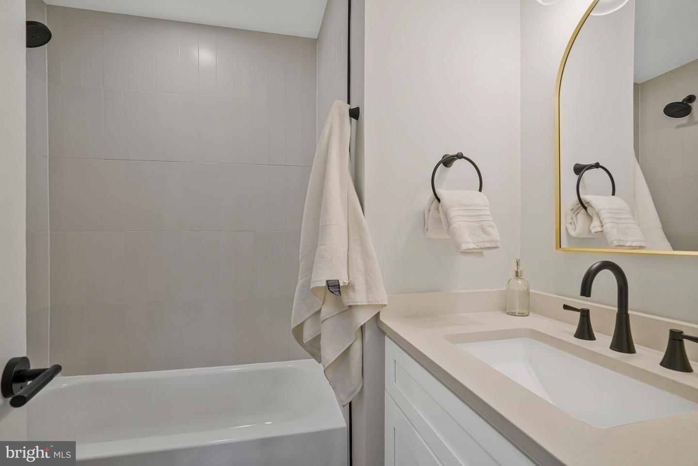 6143 GREEN HOLLOW CT, SPRINGFIELD, Virginia 22152, 3 Bedrooms Bedrooms, ,3 BathroomsBathrooms,Residential,For sale,6143 GREEN HOLLOW CT,VAFX2287174 MLS # VAFX2287174