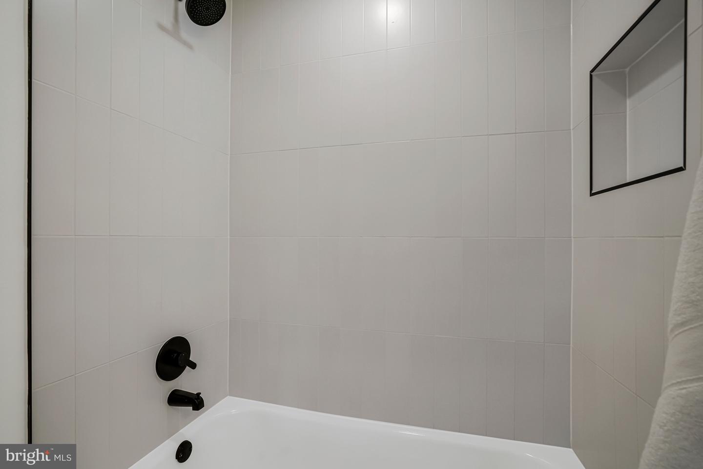 6143 GREEN HOLLOW CT, SPRINGFIELD, Virginia 22152, 3 Bedrooms Bedrooms, ,3 BathroomsBathrooms,Residential,For sale,6143 GREEN HOLLOW CT,VAFX2287174 MLS # VAFX2287174