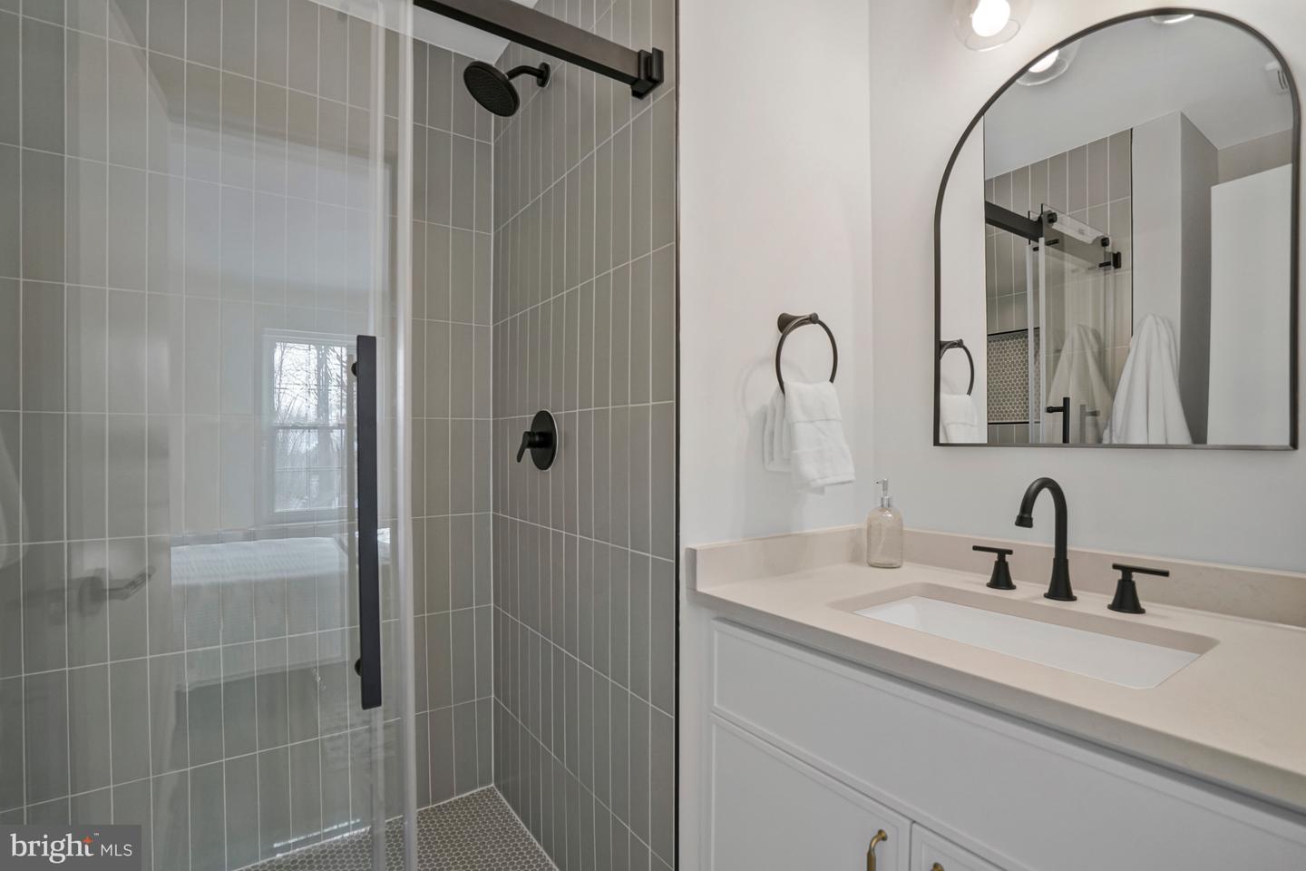 6143 GREEN HOLLOW CT, SPRINGFIELD, Virginia 22152, 3 Bedrooms Bedrooms, ,3 BathroomsBathrooms,Residential,For sale,6143 GREEN HOLLOW CT,VAFX2287174 MLS # VAFX2287174