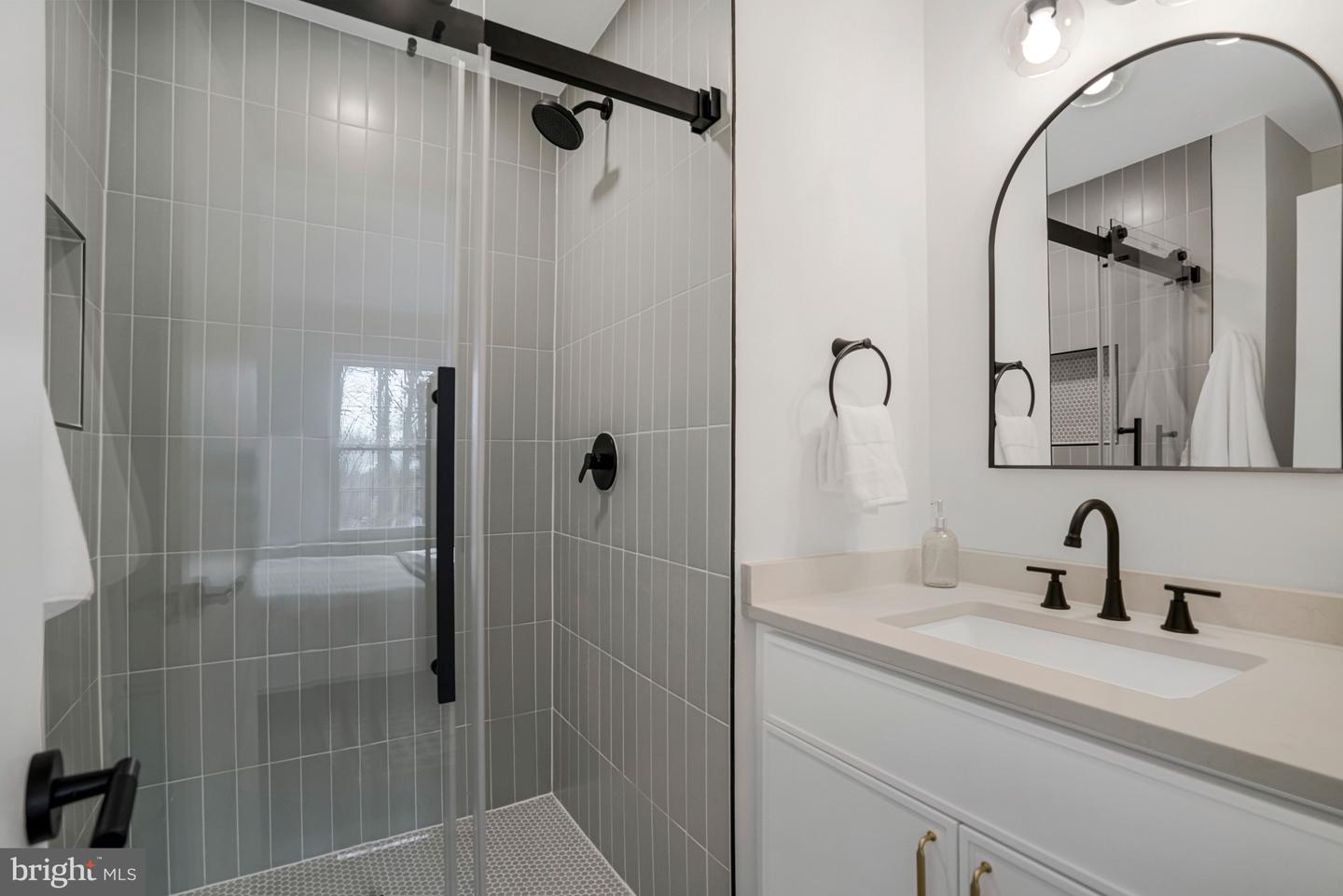 6143 GREEN HOLLOW CT, SPRINGFIELD, Virginia 22152, 3 Bedrooms Bedrooms, ,3 BathroomsBathrooms,Residential,For sale,6143 GREEN HOLLOW CT,VAFX2287174 MLS # VAFX2287174