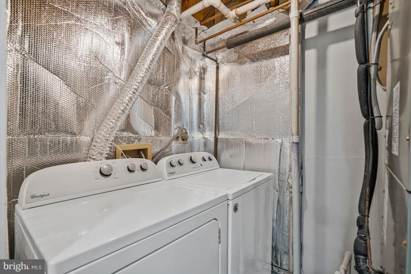 6143 GREEN HOLLOW CT, SPRINGFIELD, Virginia 22152, 3 Bedrooms Bedrooms, ,3 BathroomsBathrooms,Residential,For sale,6143 GREEN HOLLOW CT,VAFX2287174 MLS # VAFX2287174