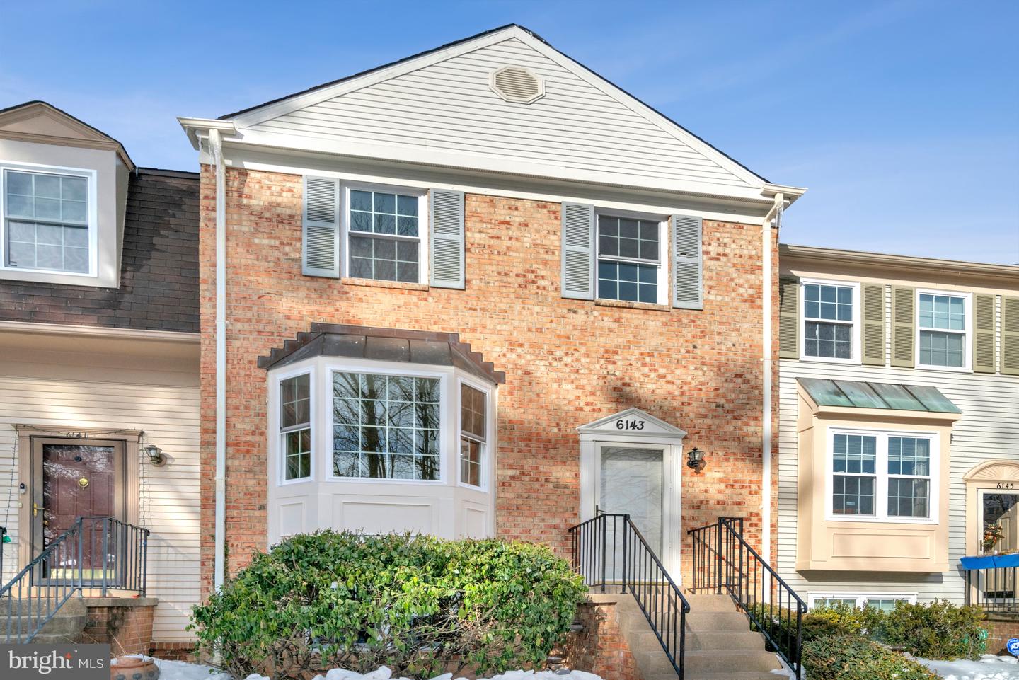 6143 GREEN HOLLOW CT, SPRINGFIELD, Virginia 22152, 3 Bedrooms Bedrooms, ,3 BathroomsBathrooms,Residential,For sale,6143 GREEN HOLLOW CT,VAFX2287174 MLS # VAFX2287174