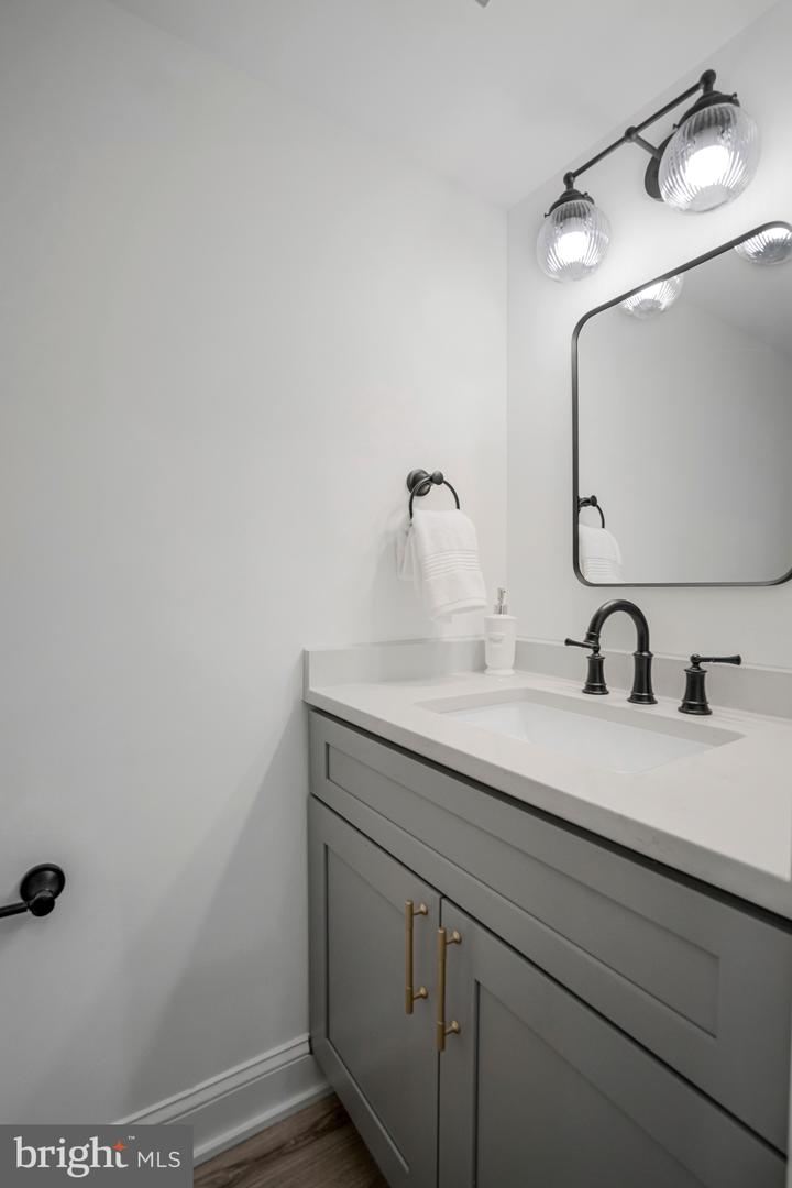 6143 GREEN HOLLOW CT, SPRINGFIELD, Virginia 22152, 3 Bedrooms Bedrooms, ,3 BathroomsBathrooms,Residential,For sale,6143 GREEN HOLLOW CT,VAFX2287174 MLS # VAFX2287174