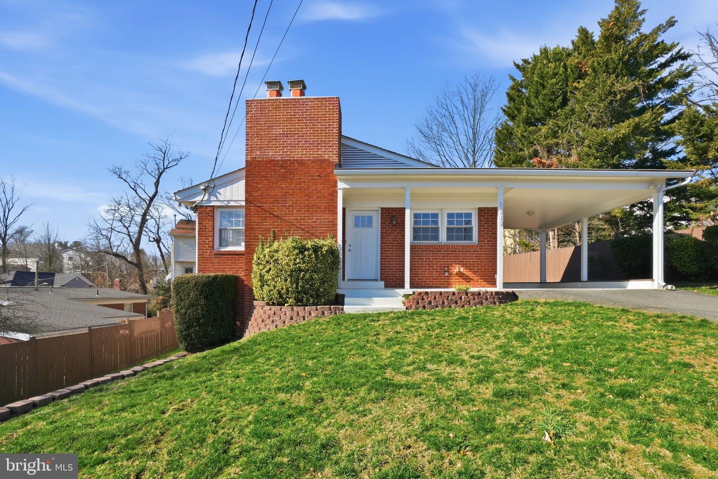 1808 N JOHNSON ST, ARLINGTON, Virginia 22207, 4 Bedrooms Bedrooms, ,2 BathroomsBathrooms,Residential,For sale,1808 N JOHNSON ST,VAAR2067988 MLS # VAAR2067988