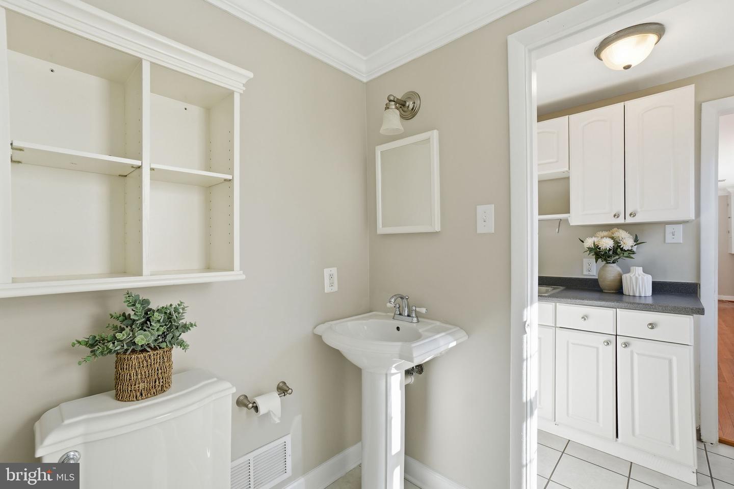 1808 N JOHNSON ST, ARLINGTON, Virginia 22207, 4 Bedrooms Bedrooms, ,2 BathroomsBathrooms,Residential,For sale,1808 N JOHNSON ST,VAAR2067988 MLS # VAAR2067988