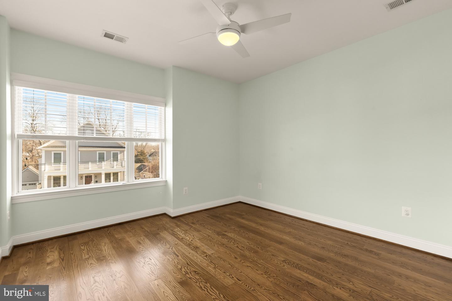 2012 N GREENBRIER ST, ARLINGTON, Virginia 22205, 5 Bedrooms Bedrooms, ,4 BathroomsBathrooms,Residential,For sale,2012 N GREENBRIER ST,VAAR2067996 MLS # VAAR2067996