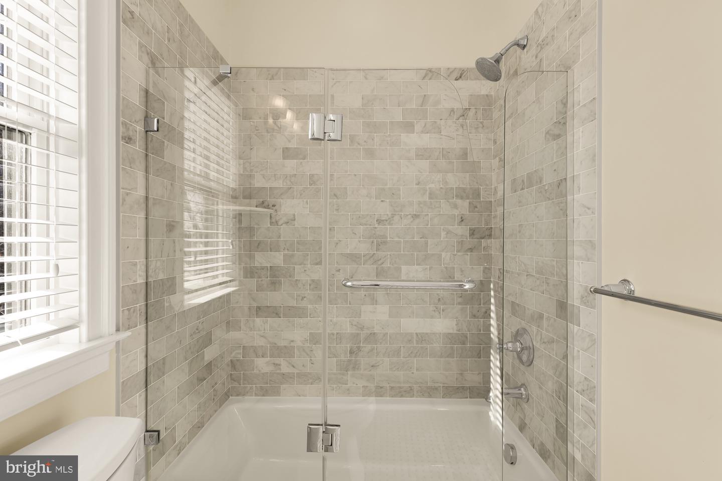 2012 N GREENBRIER ST, ARLINGTON, Virginia 22205, 5 Bedrooms Bedrooms, ,4 BathroomsBathrooms,Residential,For sale,2012 N GREENBRIER ST,VAAR2067996 MLS # VAAR2067996