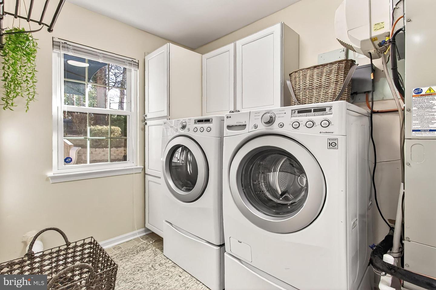 11963 HEDGES RUN DR, WOODBRIDGE, Virginia 22192, 4 Bedrooms Bedrooms, ,2 BathroomsBathrooms,Residential,For sale,11963 HEDGES RUN DR,VAPW2111030 MLS # VAPW2111030