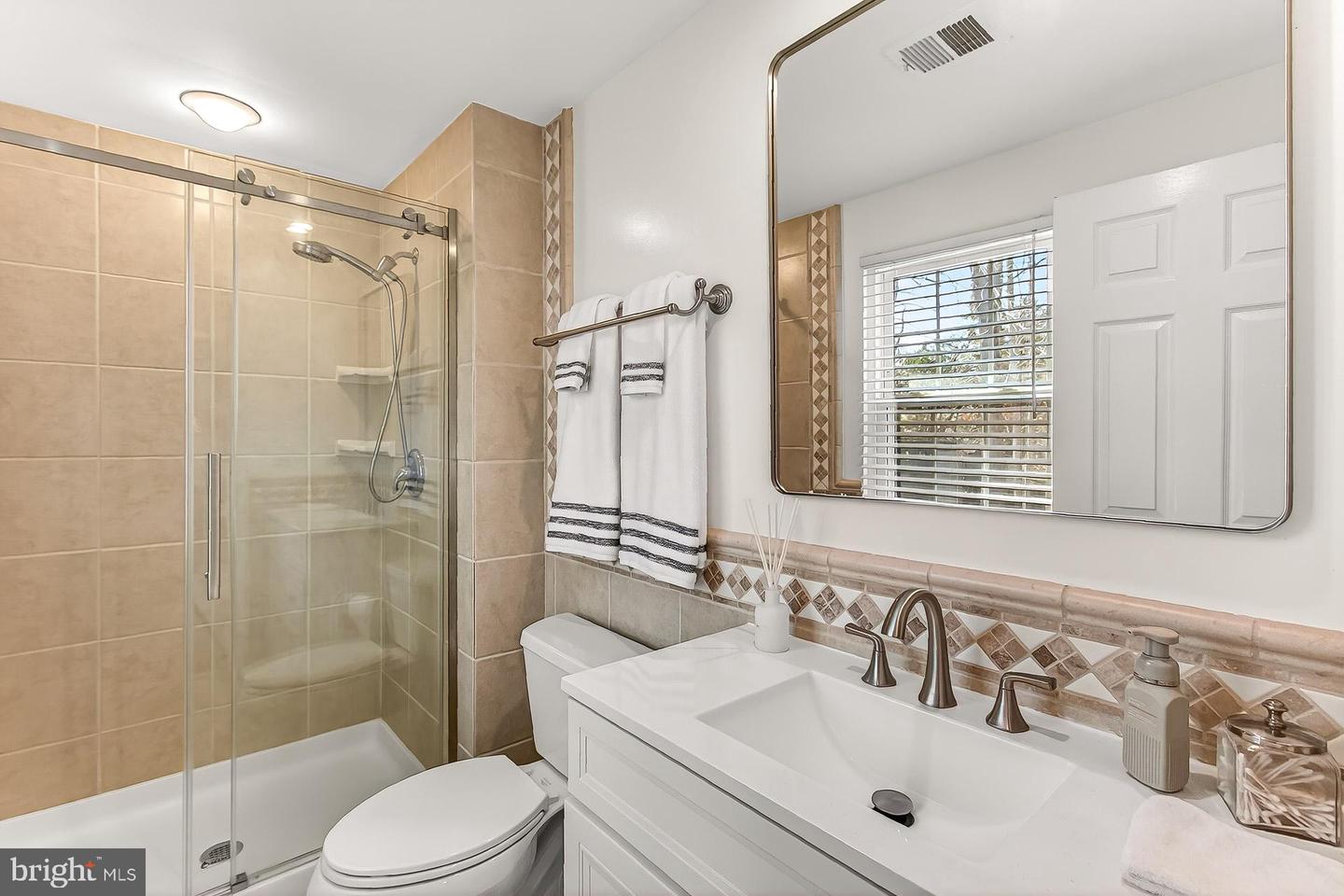 11963 HEDGES RUN DR, WOODBRIDGE, Virginia 22192, 4 Bedrooms Bedrooms, ,2 BathroomsBathrooms,Residential,For sale,11963 HEDGES RUN DR,VAPW2111030 MLS # VAPW2111030