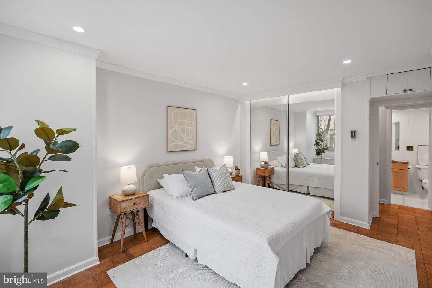 3001 VEAZEY NW #116, WASHINGTON, District Of Columbia 20008, 2 Bedrooms Bedrooms, ,2 BathroomsBathrooms,Residential,For sale,3001 VEAZEY NW #116,DCDC2242878 MLS # DCDC2242878