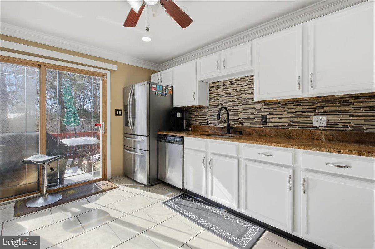 4907 KENYON CT, WOODBRIDGE, Virginia 22193, 4 Bedrooms Bedrooms, ,3 BathroomsBathrooms,Residential,For sale,4907 KENYON CT,VAPW2111064 MLS # VAPW2111064