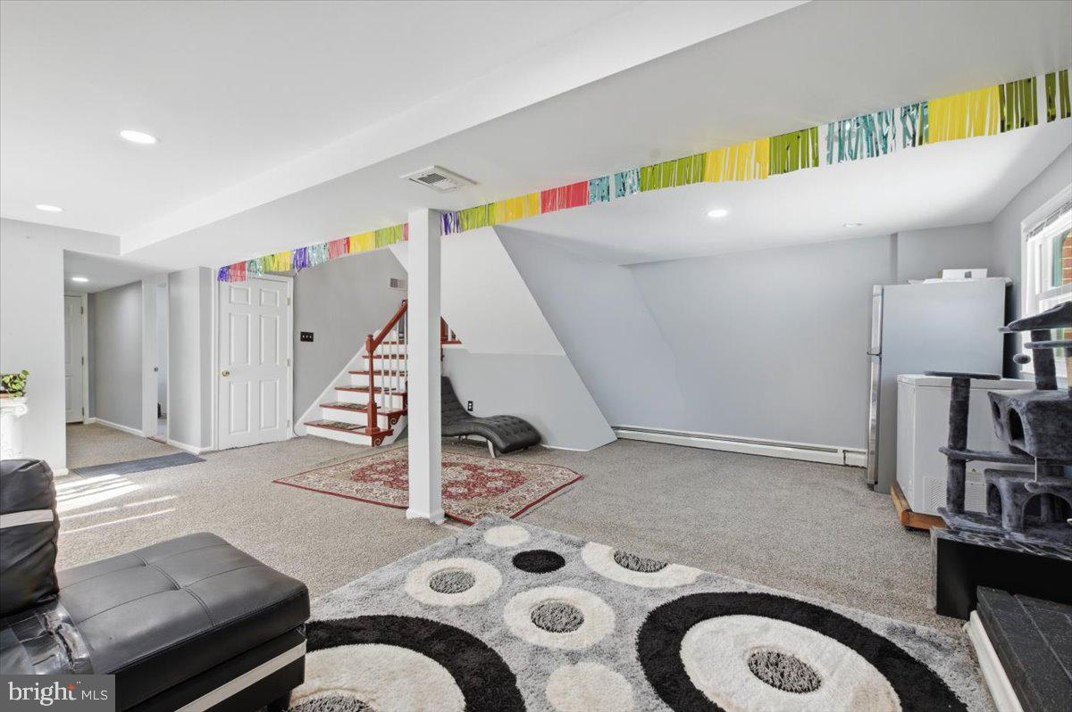 4907 KENYON CT, WOODBRIDGE, Virginia 22193, 4 Bedrooms Bedrooms, ,3 BathroomsBathrooms,Residential,For sale,4907 KENYON CT,VAPW2111064 MLS # VAPW2111064