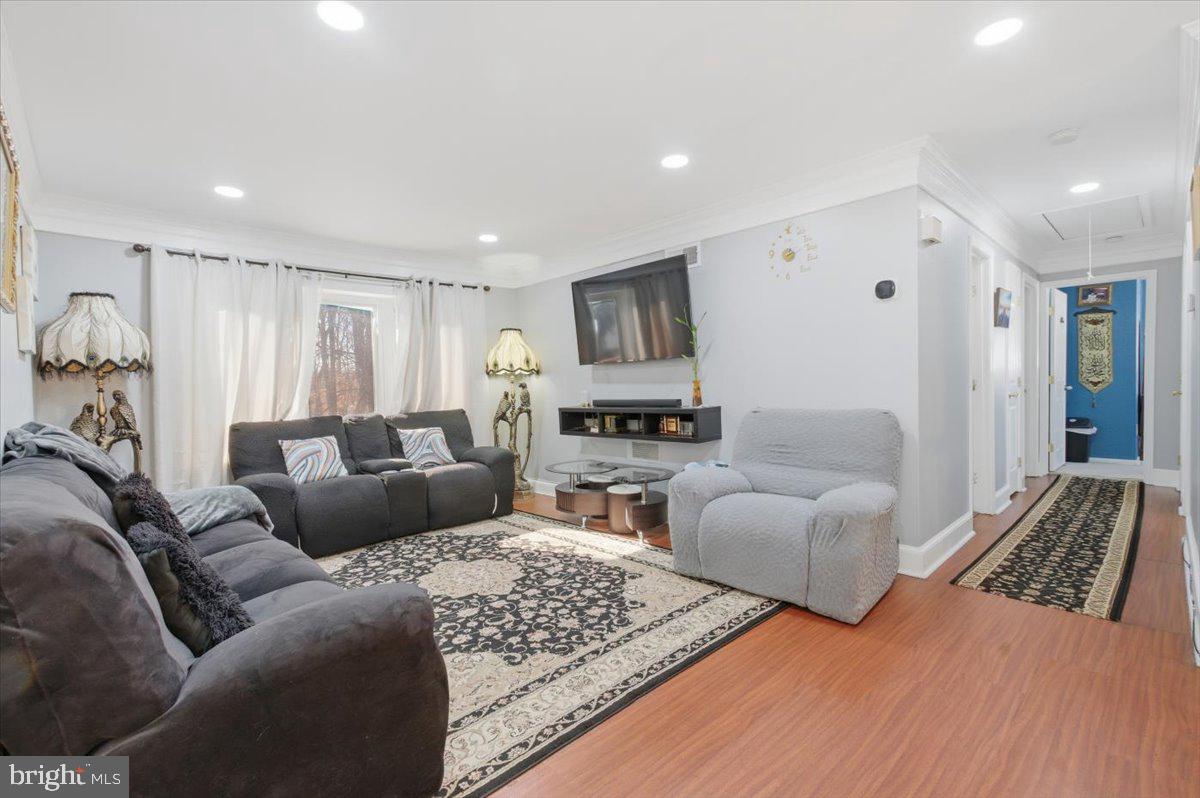 4907 KENYON CT, WOODBRIDGE, Virginia 22193, 4 Bedrooms Bedrooms, ,3 BathroomsBathrooms,Residential,For sale,4907 KENYON CT,VAPW2111064 MLS # VAPW2111064