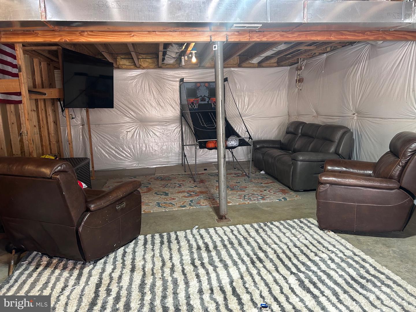 18097 WATERLOO RD, AMISSVILLE, Virginia 20106, 3 Bedrooms Bedrooms, ,3 BathroomsBathrooms,Residential,For sale,18097 WATERLOO RD,VACU2012520 MLS # VACU2012520