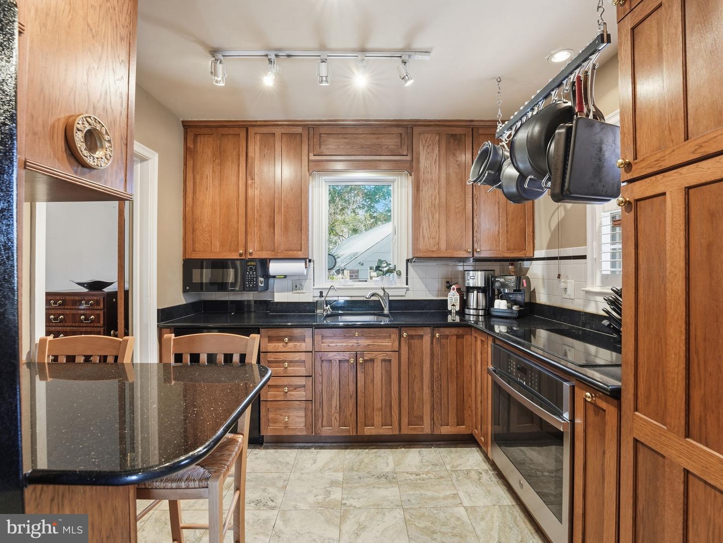 1812 N HANCOCK ST, ARLINGTON, Virginia 22201, 2 Bedrooms Bedrooms, ,3 BathroomsBathrooms,Residential,For sale,1812 N HANCOCK ST,VAAR2068040 MLS # VAAR2068040