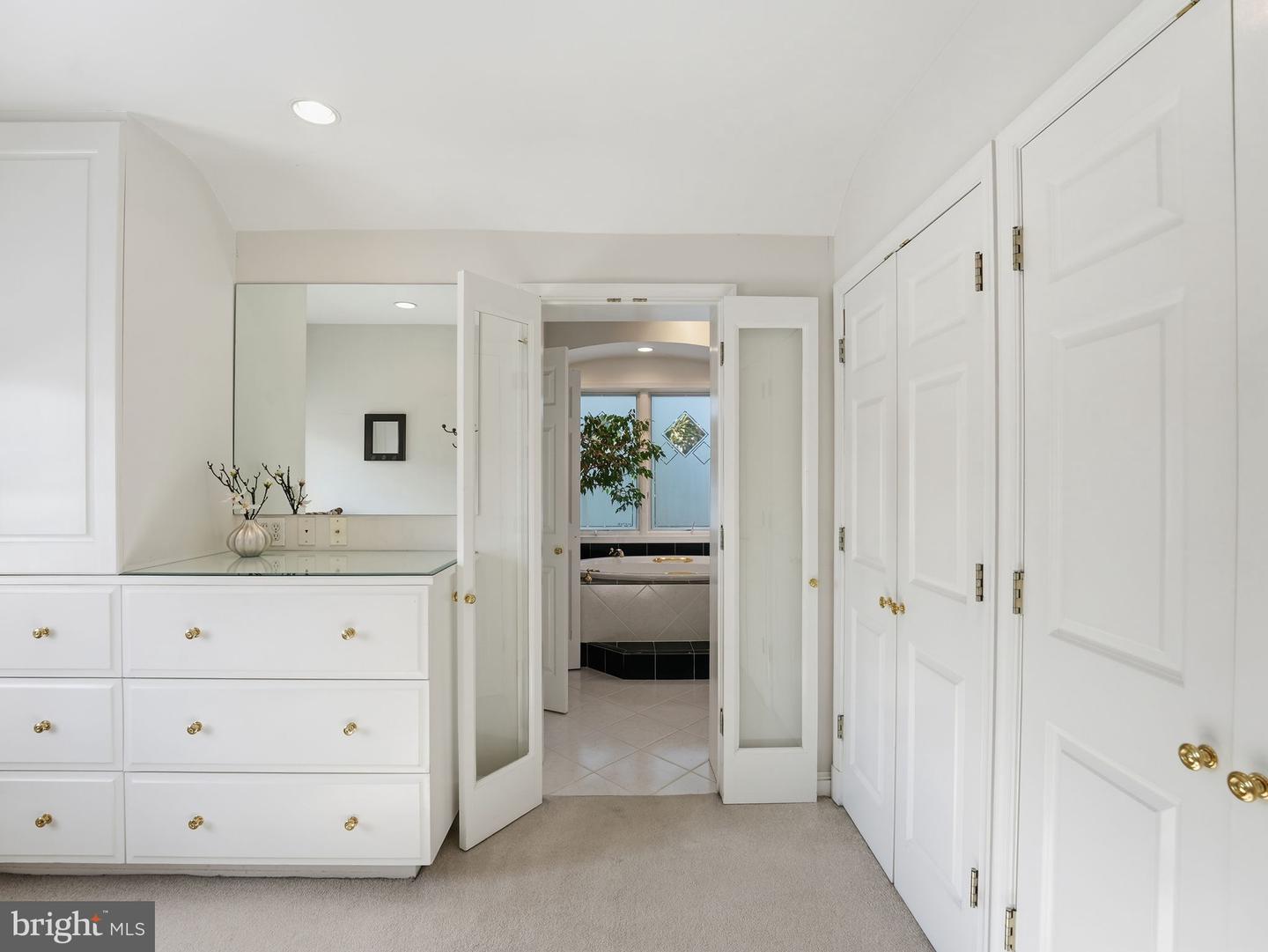 1812 N HANCOCK ST, ARLINGTON, Virginia 22201, 2 Bedrooms Bedrooms, ,3 BathroomsBathrooms,Residential,For sale,1812 N HANCOCK ST,VAAR2068040 MLS # VAAR2068040