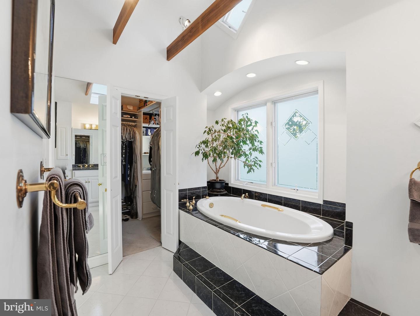 1812 N HANCOCK ST, ARLINGTON, Virginia 22201, 2 Bedrooms Bedrooms, ,3 BathroomsBathrooms,Residential,For sale,1812 N HANCOCK ST,VAAR2068040 MLS # VAAR2068040