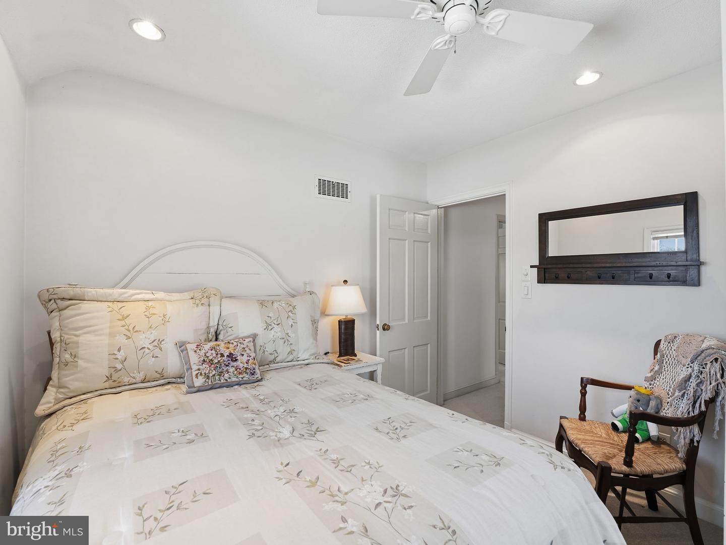 1812 N HANCOCK ST, ARLINGTON, Virginia 22201, 2 Bedrooms Bedrooms, ,3 BathroomsBathrooms,Residential,For sale,1812 N HANCOCK ST,VAAR2068040 MLS # VAAR2068040