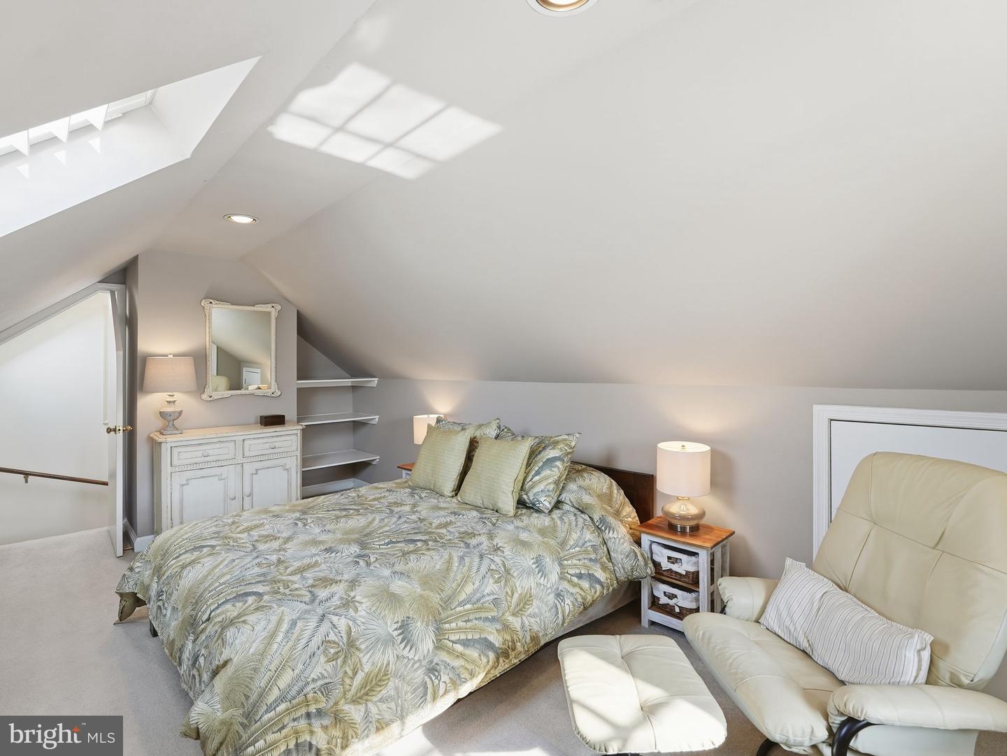 1812 N HANCOCK ST, ARLINGTON, Virginia 22201, 2 Bedrooms Bedrooms, ,3 BathroomsBathrooms,Residential,For sale,1812 N HANCOCK ST,VAAR2068040 MLS # VAAR2068040