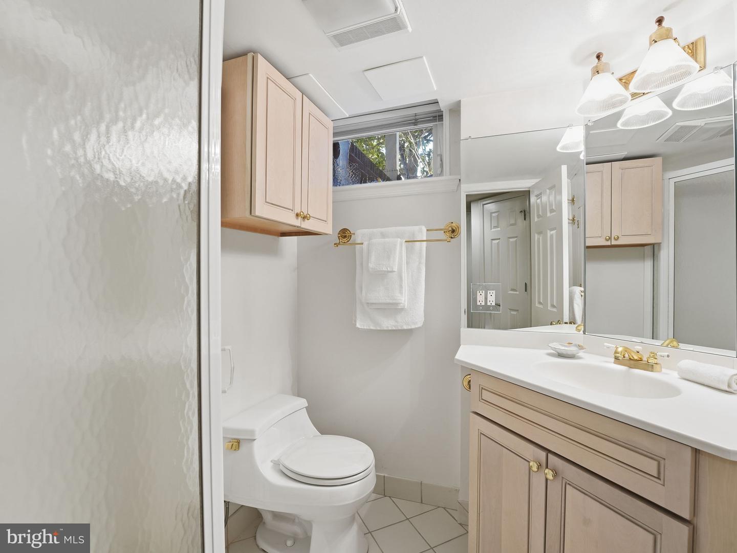 1812 N HANCOCK ST, ARLINGTON, Virginia 22201, 2 Bedrooms Bedrooms, ,3 BathroomsBathrooms,Residential,For sale,1812 N HANCOCK ST,VAAR2068040 MLS # VAAR2068040