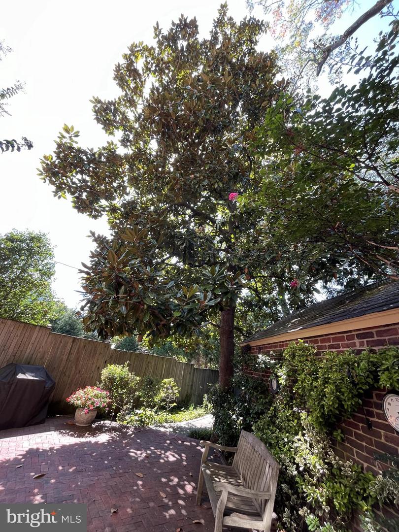 1812 N HANCOCK ST, ARLINGTON, Virginia 22201, 2 Bedrooms Bedrooms, ,3 BathroomsBathrooms,Residential,For sale,1812 N HANCOCK ST,VAAR2068040 MLS # VAAR2068040