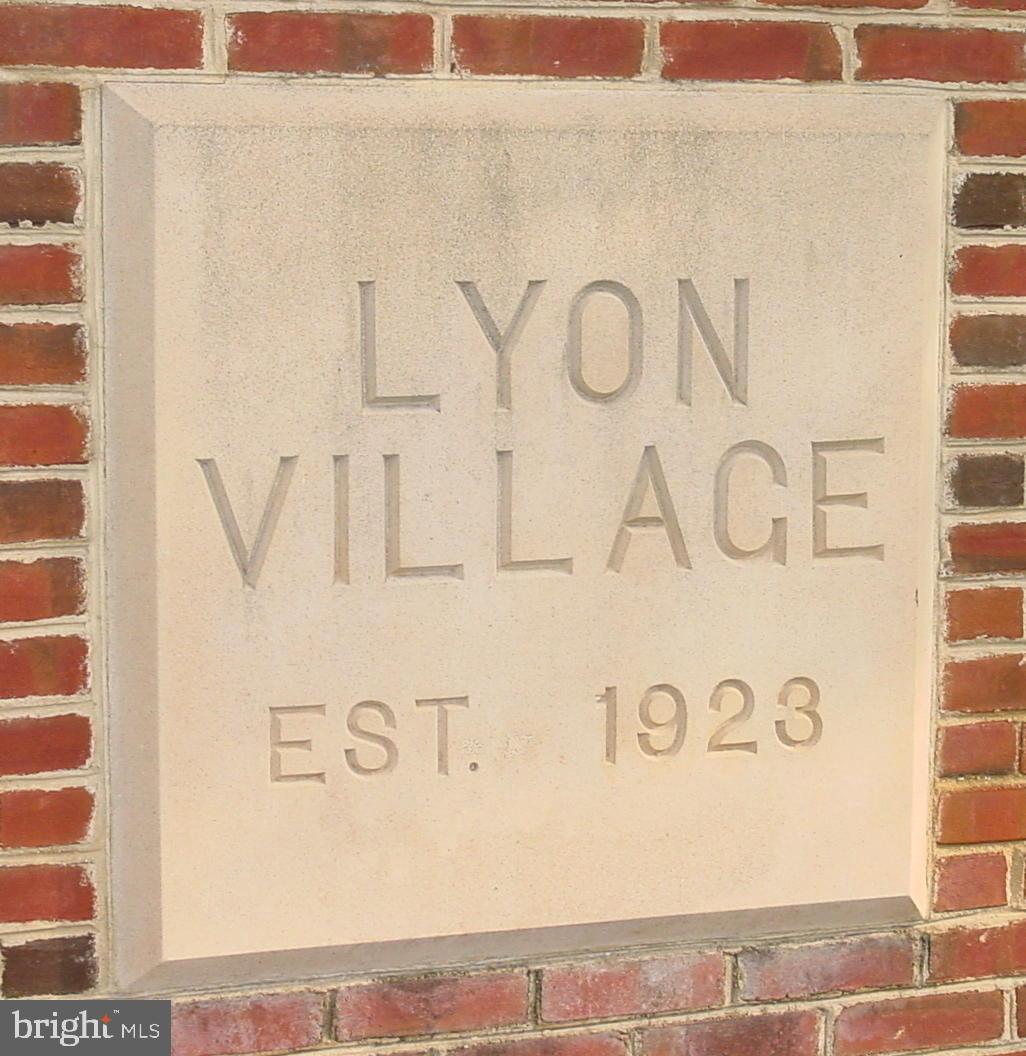 1812 N HANCOCK ST, ARLINGTON, Virginia 22201, 2 Bedrooms Bedrooms, ,3 BathroomsBathrooms,Residential,For sale,1812 N HANCOCK ST,VAAR2068040 MLS # VAAR2068040