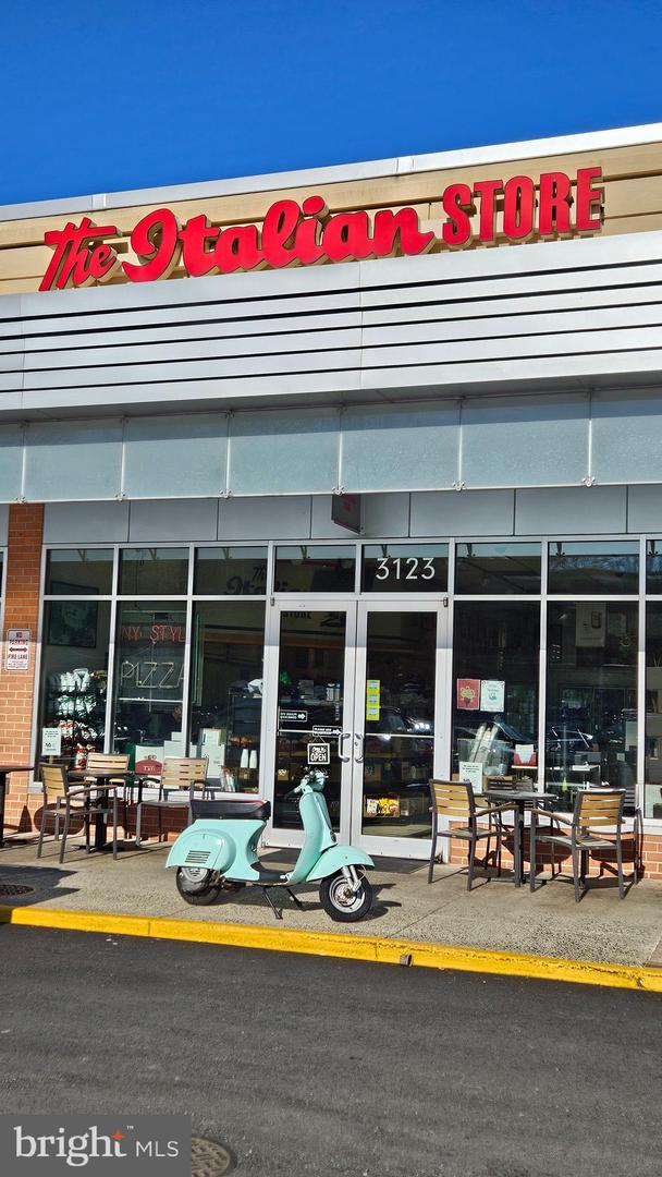 1812 N HANCOCK ST, ARLINGTON, Virginia 22201, 2 Bedrooms Bedrooms, ,3 BathroomsBathrooms,Residential,For sale,1812 N HANCOCK ST,VAAR2068040 MLS # VAAR2068040