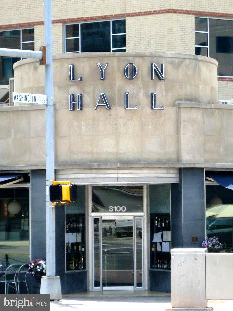 1812 N HANCOCK ST, ARLINGTON, Virginia 22201, 2 Bedrooms Bedrooms, ,3 BathroomsBathrooms,Residential,For sale,1812 N HANCOCK ST,VAAR2068040 MLS # VAAR2068040