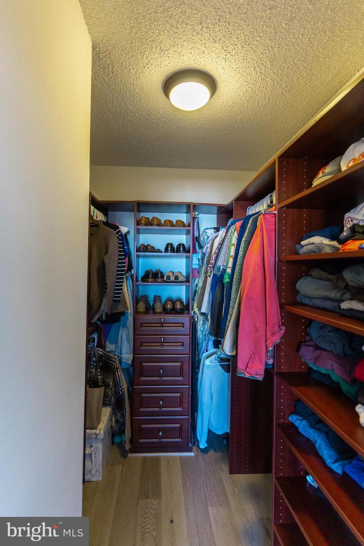 4141 N HENDERSON RD #1116, ARLINGTON, Virginia 22203, 1 Bedroom Bedrooms, ,1 BathroomBathrooms,Residential,For sale,4141 N HENDERSON RD #1116,VAAR2068050 MLS # VAAR2068050