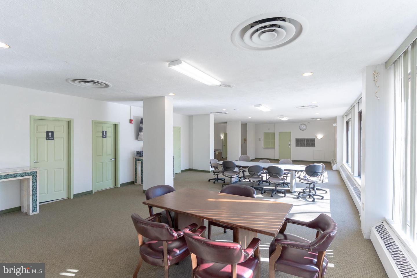 4141 N HENDERSON RD #1116, ARLINGTON, Virginia 22203, 1 Bedroom Bedrooms, ,1 BathroomBathrooms,Residential,For sale,4141 N HENDERSON RD #1116,VAAR2068050 MLS # VAAR2068050