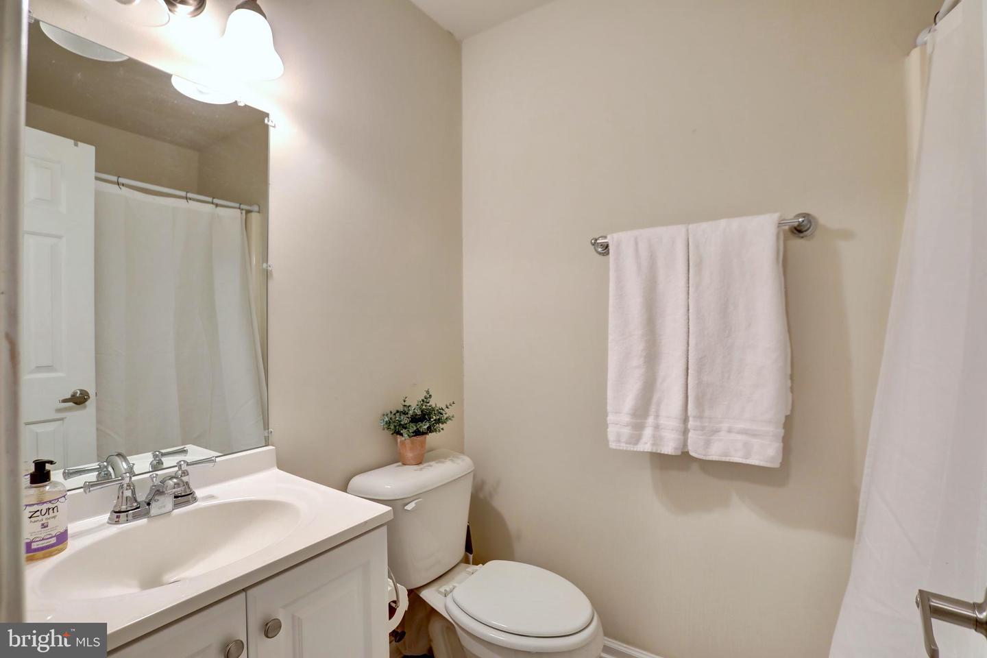 4519 APPLEDALE CT, MARSHALL, Virginia 20115, 3 Bedrooms Bedrooms, ,1 BathroomBathrooms,Residential,For sale,4519 APPLEDALE CT,VAFQ2020250 MLS # VAFQ2020250