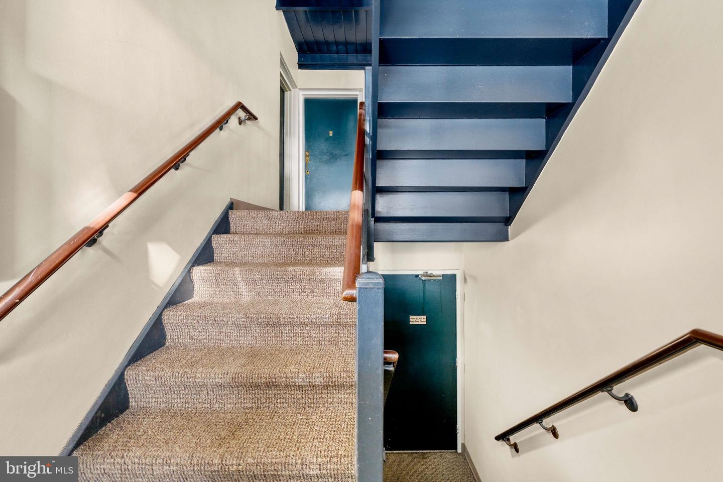 2844 DOVER LN #302, FALLS CHURCH, Virginia 22042, 3 Bedrooms Bedrooms, ,2 BathroomsBathrooms,Residential,For sale,2844 DOVER LN #302,VAFX2287290 MLS # VAFX2287290