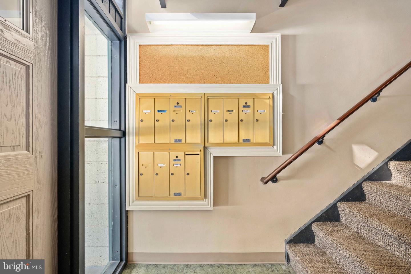 2844 DOVER LN #302, FALLS CHURCH, Virginia 22042, 3 Bedrooms Bedrooms, ,2 BathroomsBathrooms,Residential,For sale,2844 DOVER LN #302,VAFX2287290 MLS # VAFX2287290