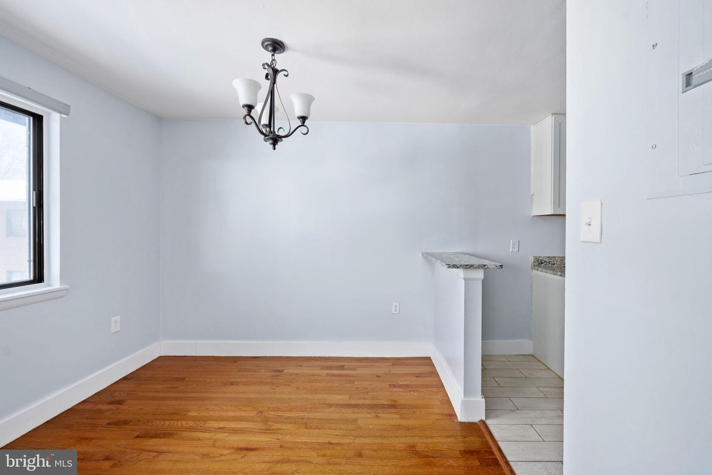 2844 DOVER LN #302, FALLS CHURCH, Virginia 22042, 3 Bedrooms Bedrooms, ,2 BathroomsBathrooms,Residential,For sale,2844 DOVER LN #302,VAFX2287290 MLS # VAFX2287290