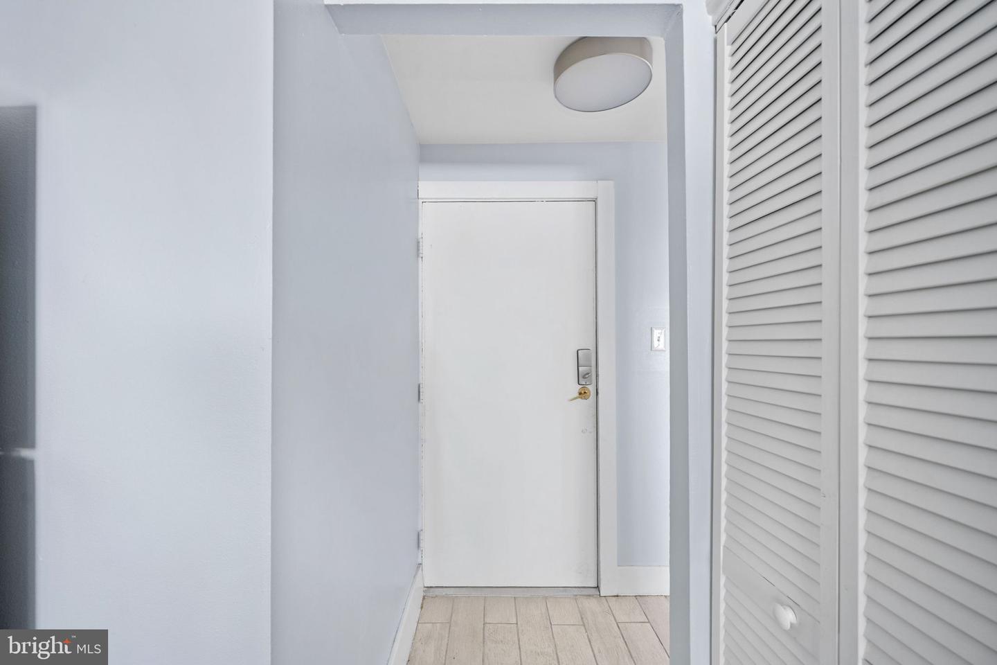 2844 DOVER LN #302, FALLS CHURCH, Virginia 22042, 3 Bedrooms Bedrooms, ,2 BathroomsBathrooms,Residential,For sale,2844 DOVER LN #302,VAFX2287290 MLS # VAFX2287290