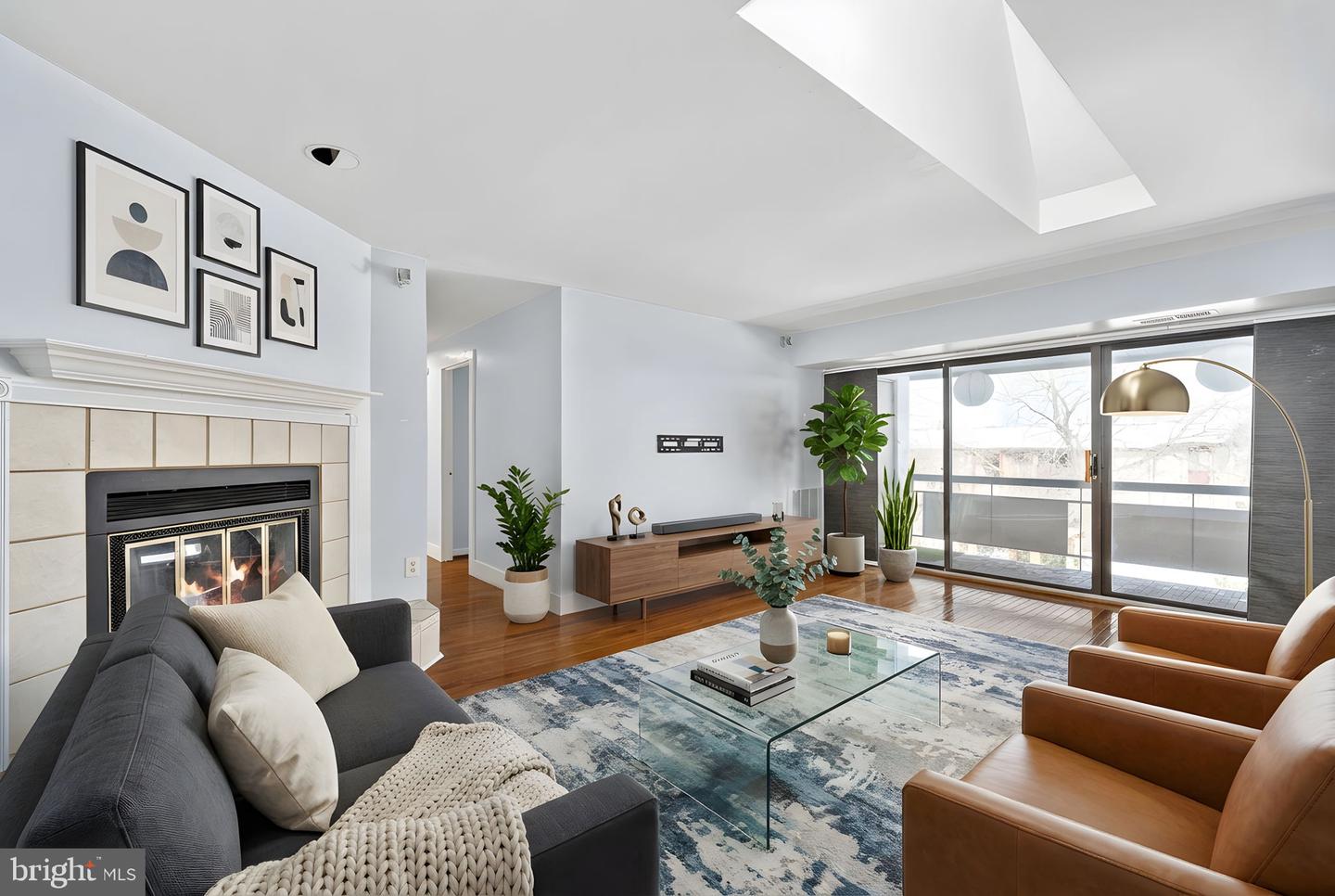 2844 DOVER LN #302, FALLS CHURCH, Virginia 22042, 3 Bedrooms Bedrooms, ,2 BathroomsBathrooms,Residential,For sale,2844 DOVER LN #302,VAFX2287290 MLS # VAFX2287290