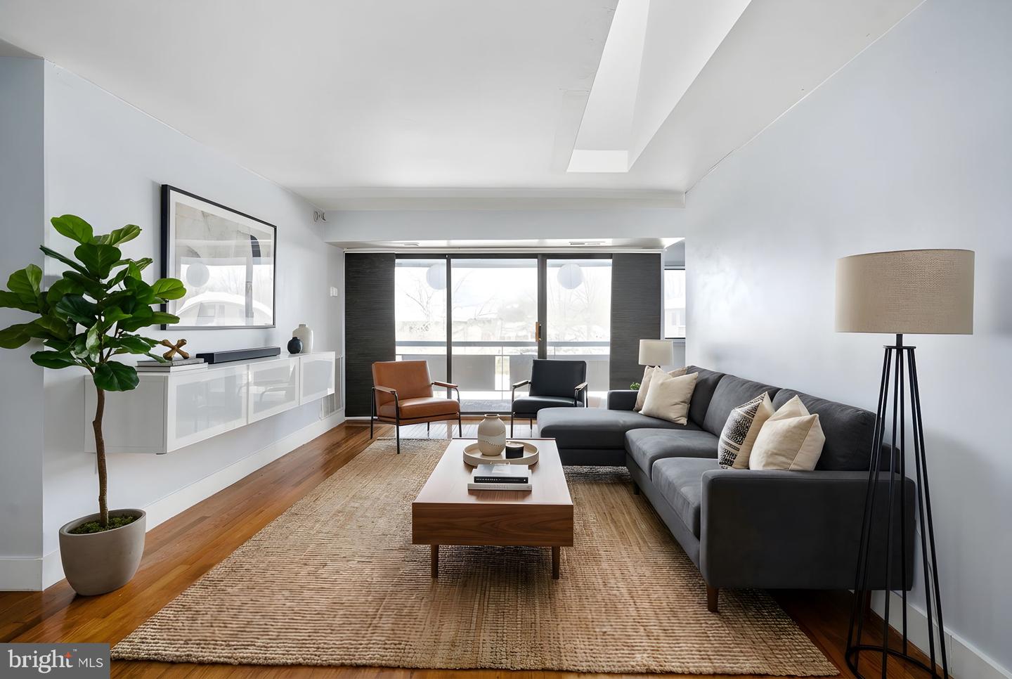 2844 DOVER LN #302, FALLS CHURCH, Virginia 22042, 3 Bedrooms Bedrooms, ,2 BathroomsBathrooms,Residential,For sale,2844 DOVER LN #302,VAFX2287290 MLS # VAFX2287290