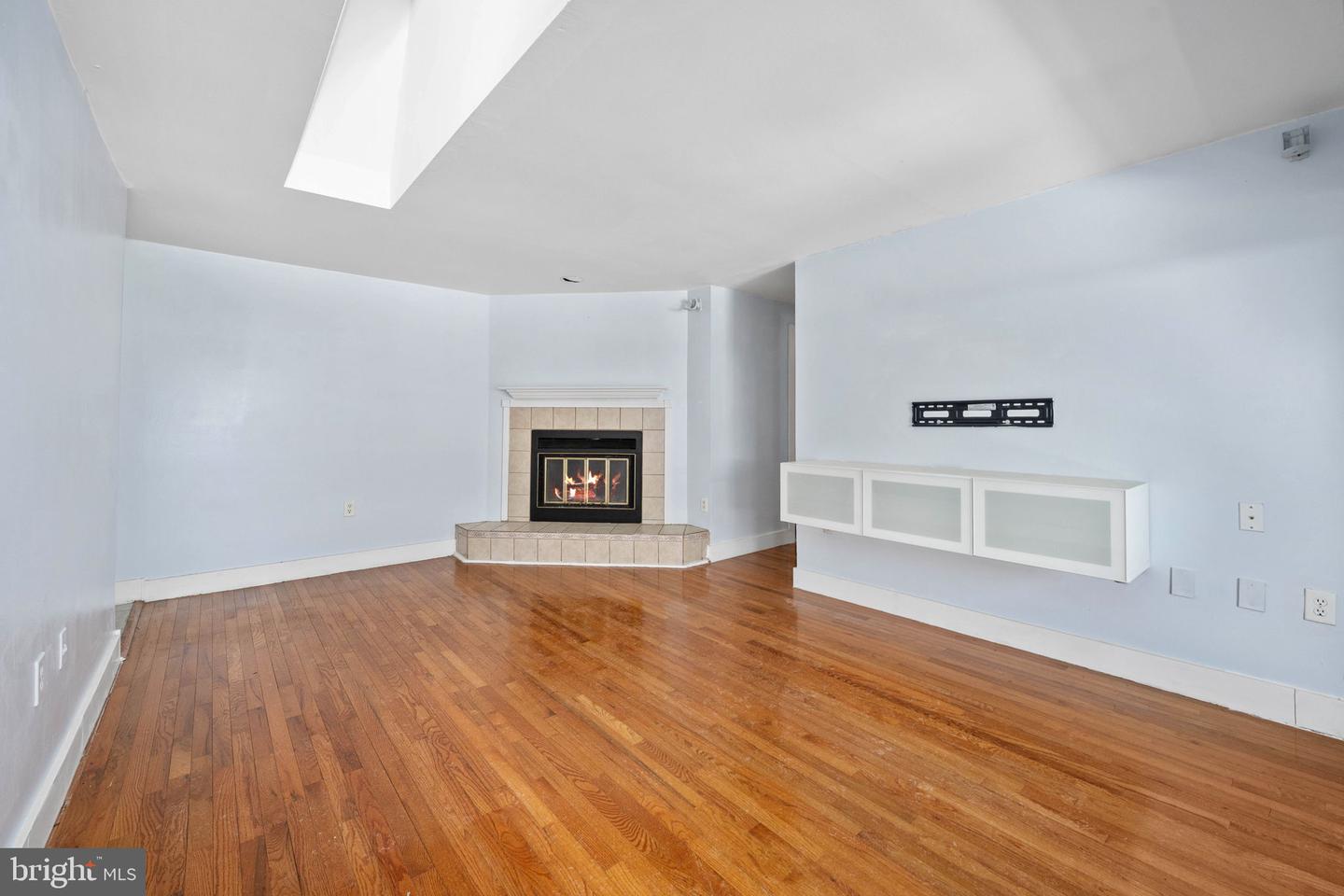 2844 DOVER LN #302, FALLS CHURCH, Virginia 22042, 3 Bedrooms Bedrooms, ,2 BathroomsBathrooms,Residential,For sale,2844 DOVER LN #302,VAFX2287290 MLS # VAFX2287290