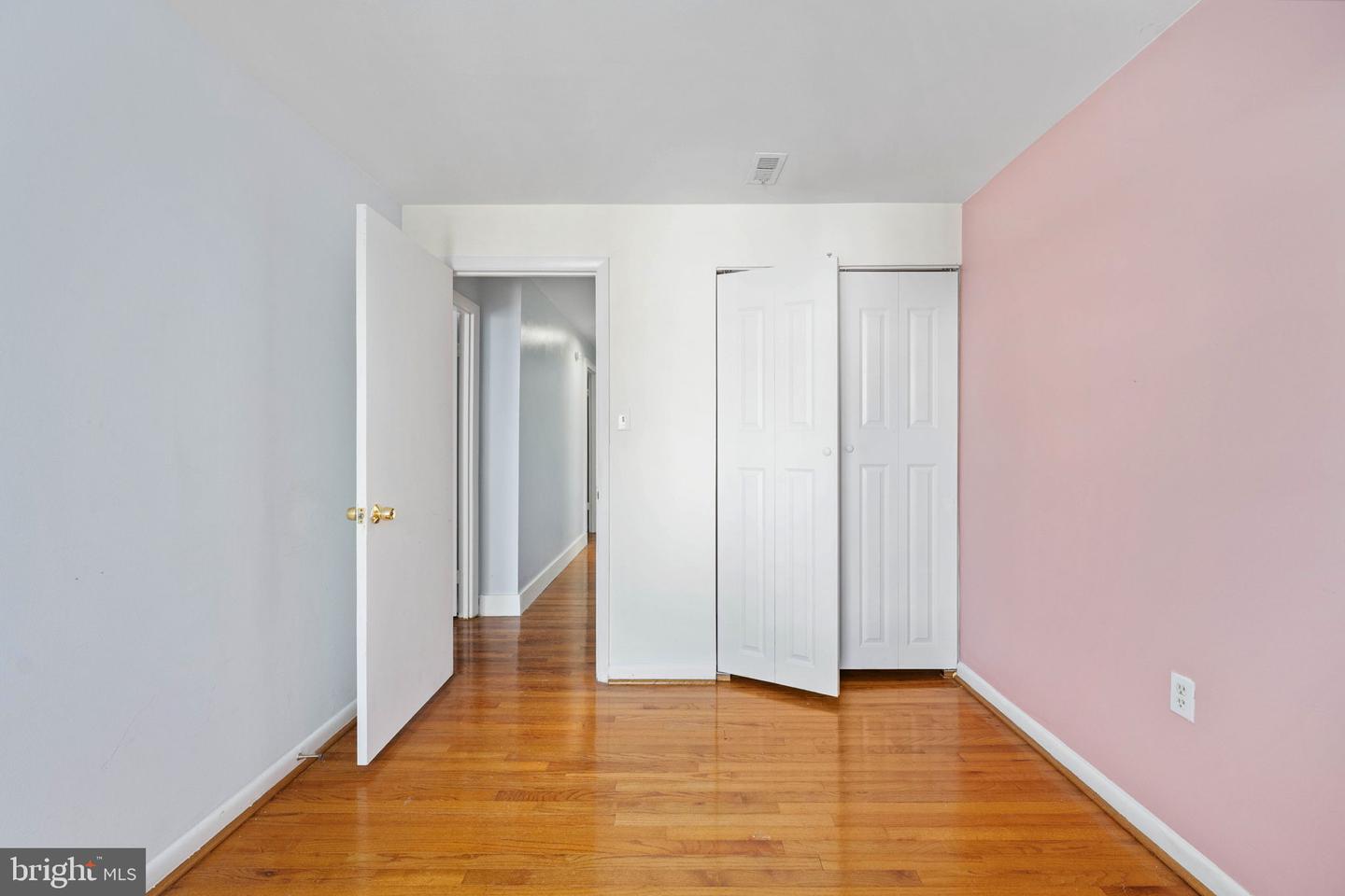 2844 DOVER LN #302, FALLS CHURCH, Virginia 22042, 3 Bedrooms Bedrooms, ,2 BathroomsBathrooms,Residential,For sale,2844 DOVER LN #302,VAFX2287290 MLS # VAFX2287290