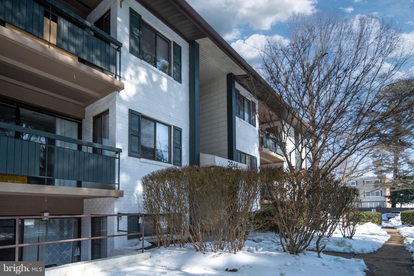 2844 DOVER LN #302, FALLS CHURCH, Virginia 22042, 3 Bedrooms Bedrooms, ,2 BathroomsBathrooms,Residential,For sale,2844 DOVER LN #302,VAFX2287290 MLS # VAFX2287290