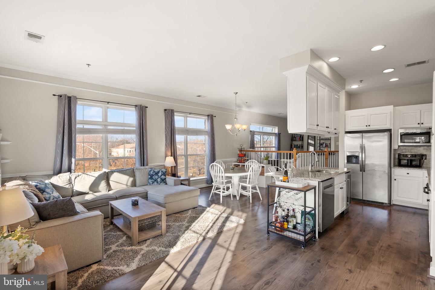 810 BELMONT BAY DR #201, WOODBRIDGE, Virginia 22191, 2 Bedrooms Bedrooms, ,2 BathroomsBathrooms,Residential,For sale,810 BELMONT BAY DR #201,VAPW2111138 MLS # VAPW2111138